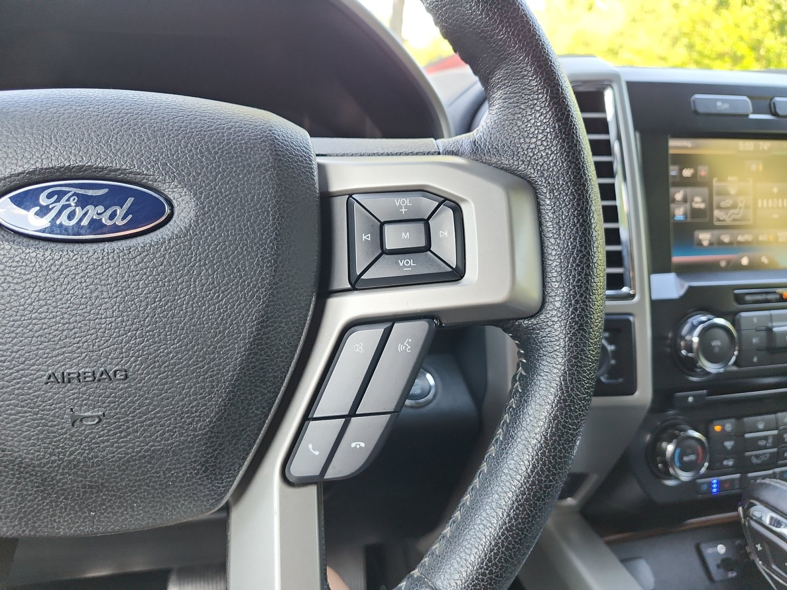 Used 2015 Ford F150 Lariat AWD/4WD image 28