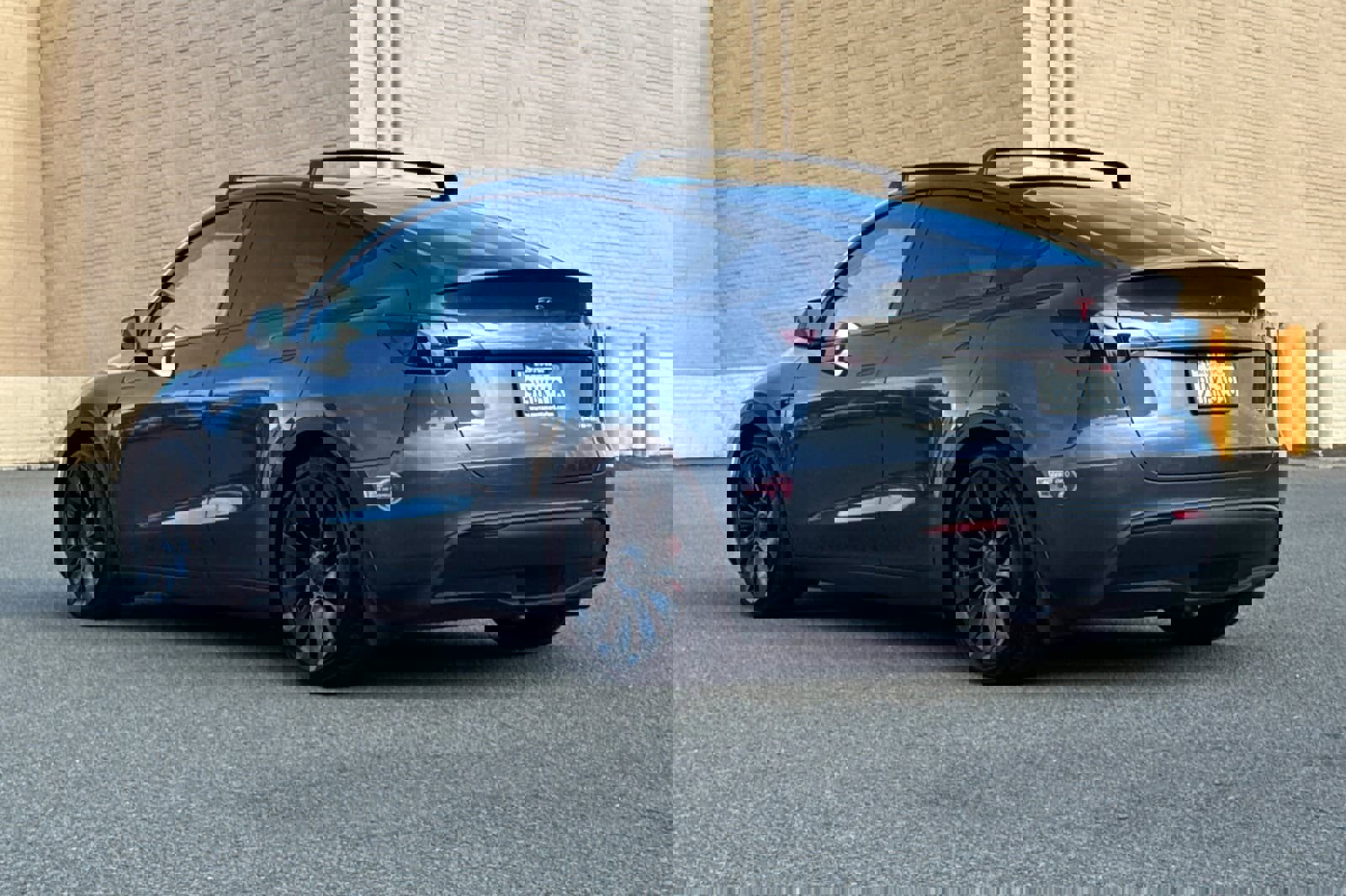 Used 2023 Tesla Model Y Performance image 6