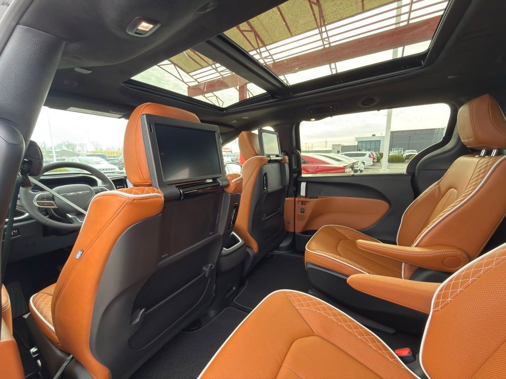 New 2026 Chrysler Pacifica Pinnacle image 36