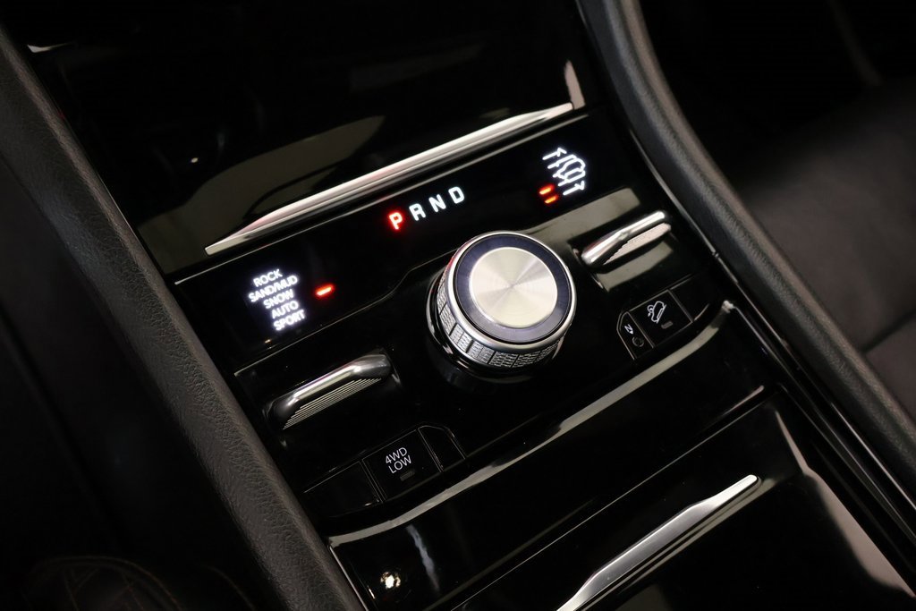 Used 2023 Jeep Grand Cherokee L Summit w/ Luxury Tech Group V image 9