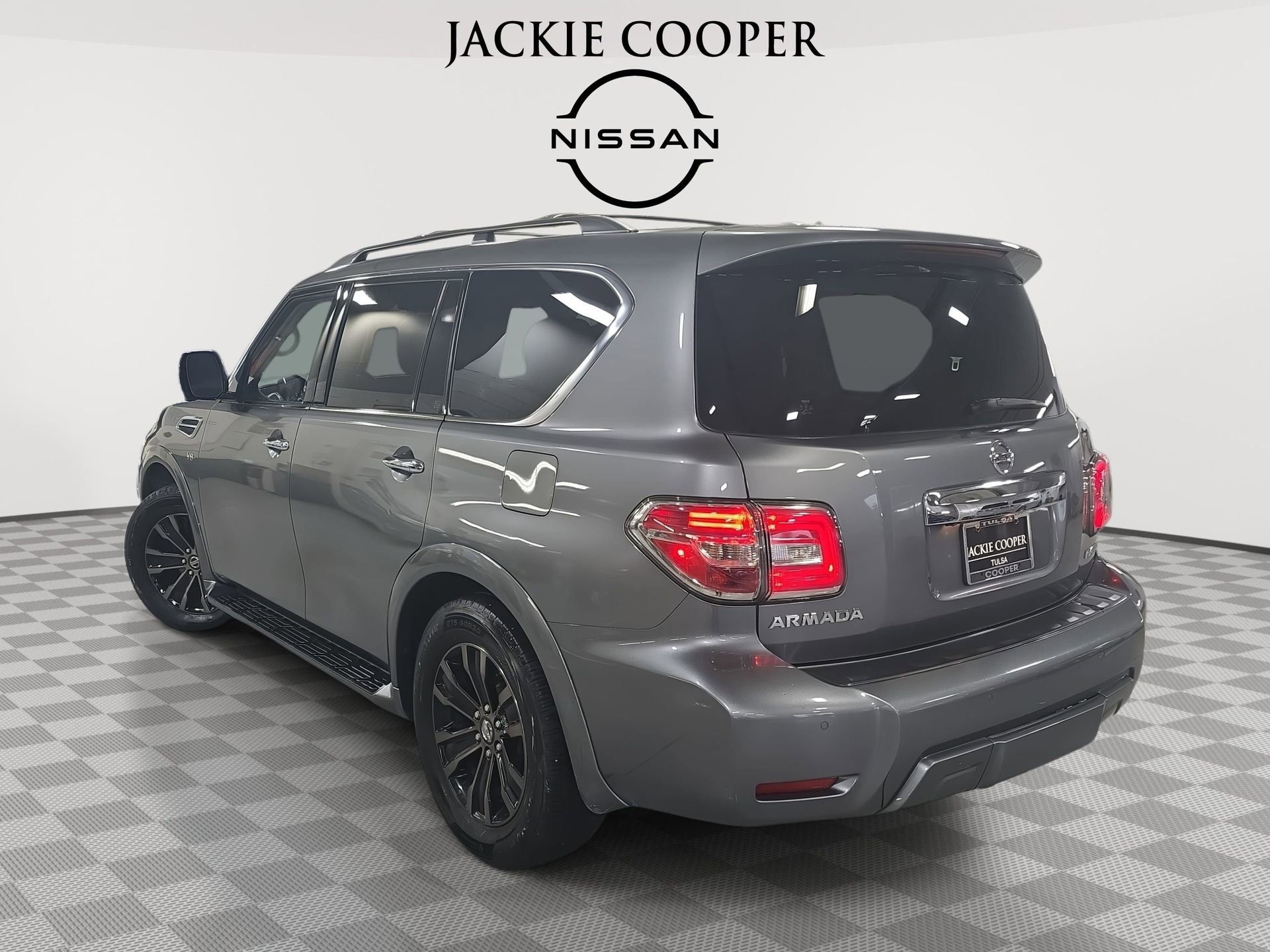 Used 2020 Nissan Armada Platinum w/ Captain's Chairs Package image 7