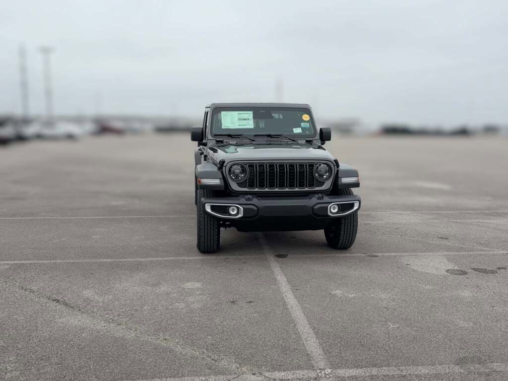 New 2026 Jeep Gladiator Sport image 2