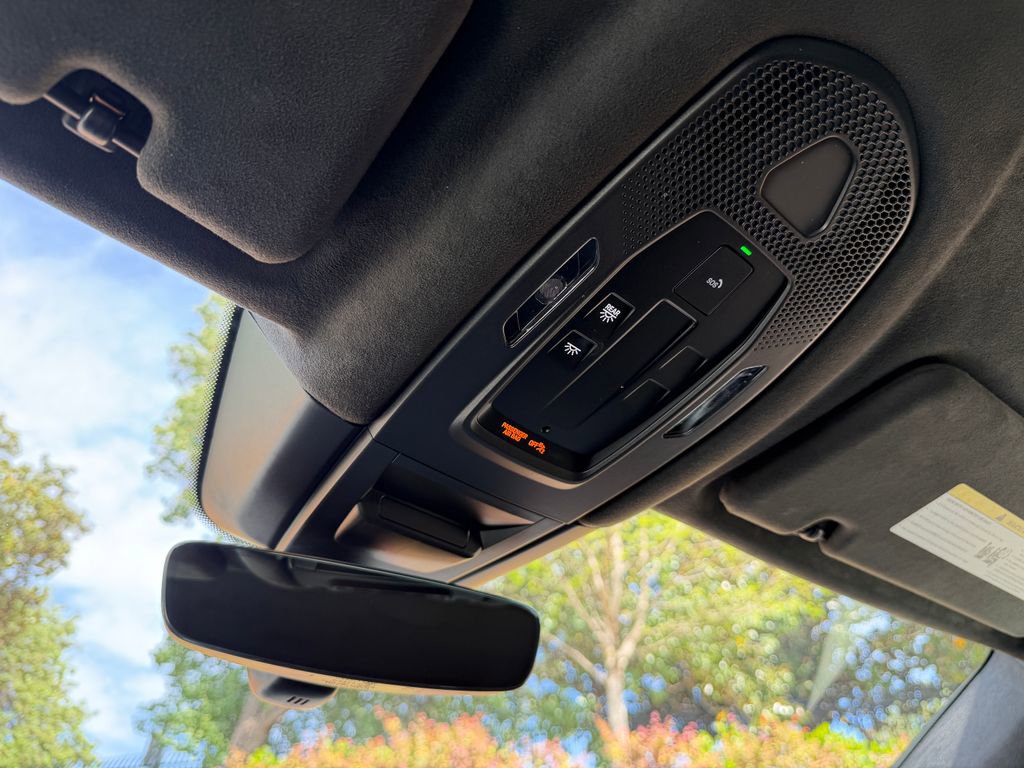 Used 2024 Porsche Cayenne Turbo GT AWD/4WD image 32