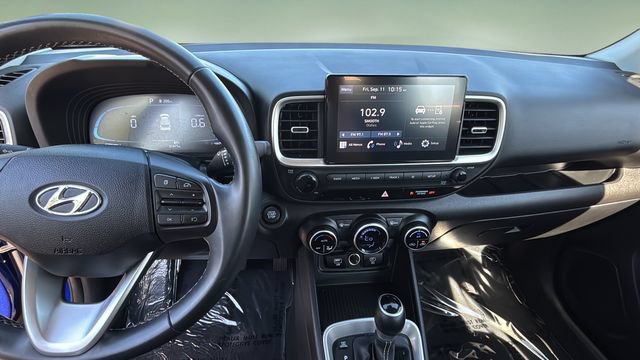 Used 2025 Hyundai Venue SEL FWD image 11