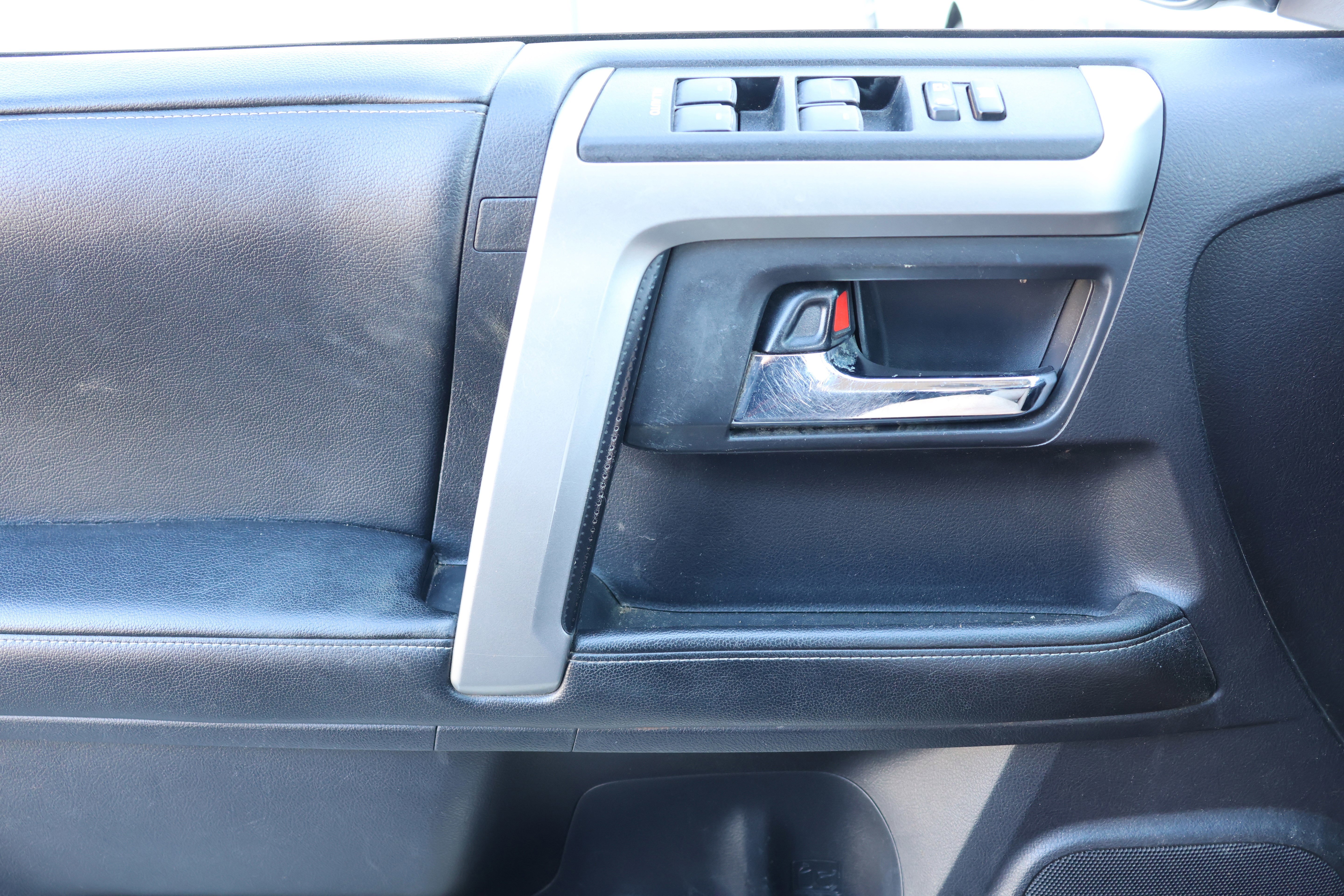 Used 2014 Toyota 4Runner SR5 image 12