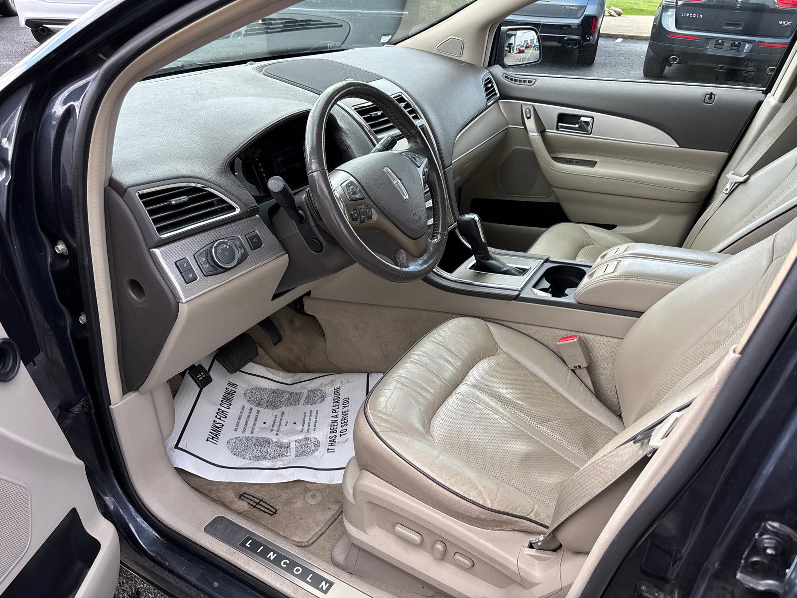 Used 2013 Lincoln MKX FWD image 23