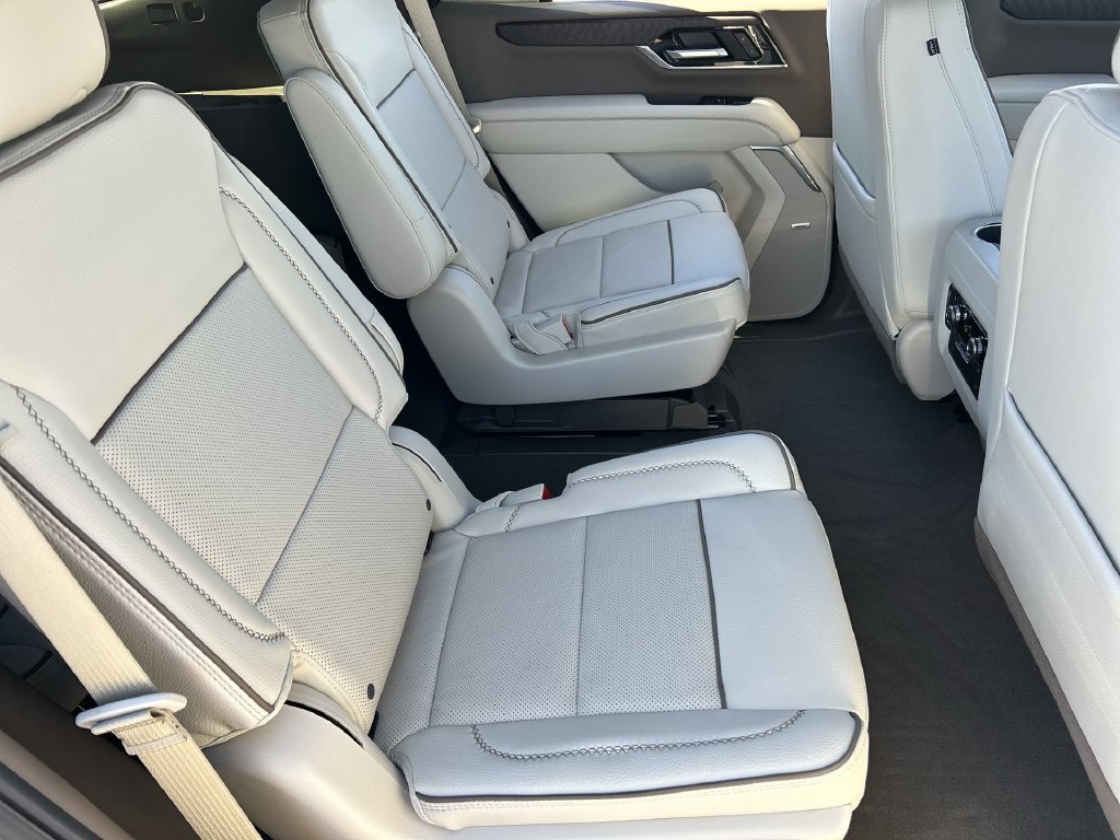 Used 2026 GMC Yukon Denali w/ LPO, Floor Liner Package AWD/4WD image 27