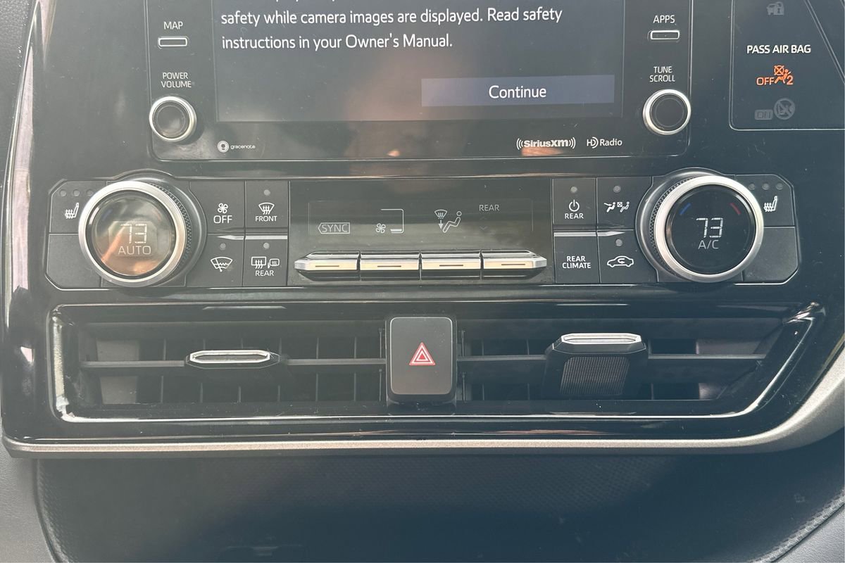 Used 2021 Toyota Highlander XLE image 35