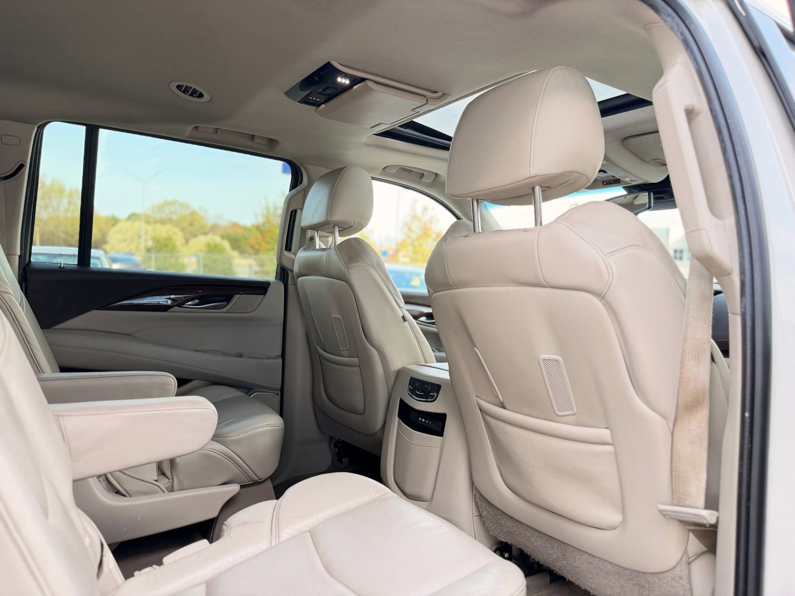 Used 2015 Cadillac Escalade ESV Premium AWD/4WD image 24