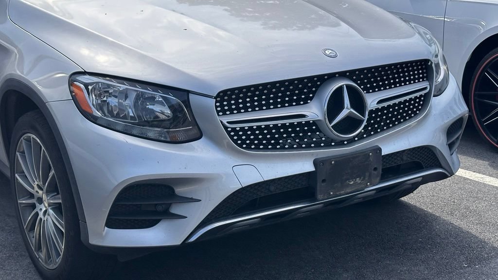 Used 2017 Mercedes-Benz GLC 300 4MATIC Coupe image 2