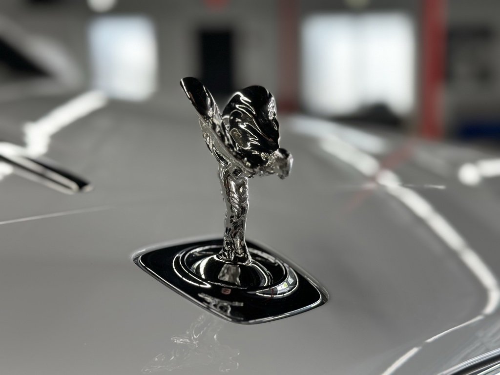 Used 2020 Rolls-Royce Dawn image 12
