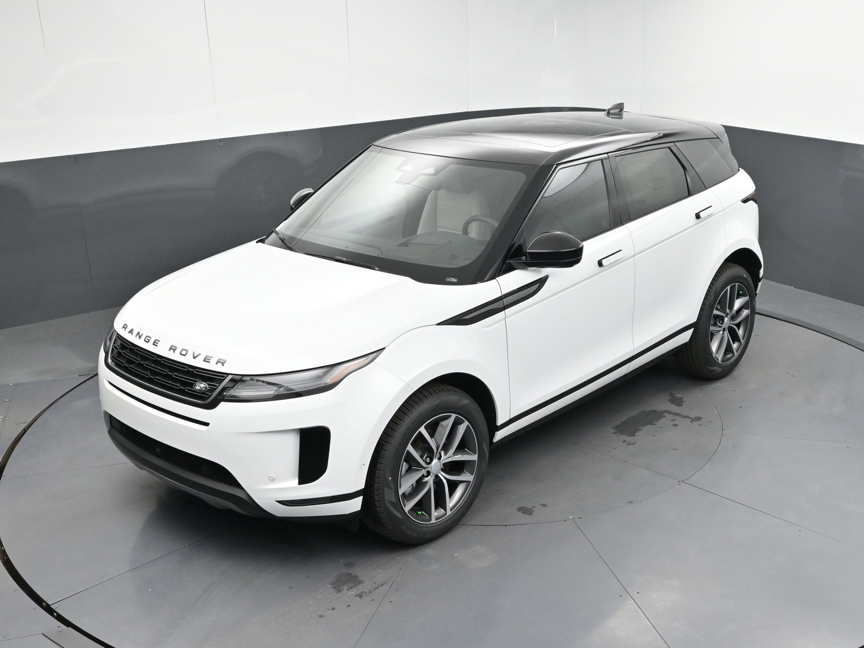 New 2026 Land Rover Range Rover Evoque S image 30