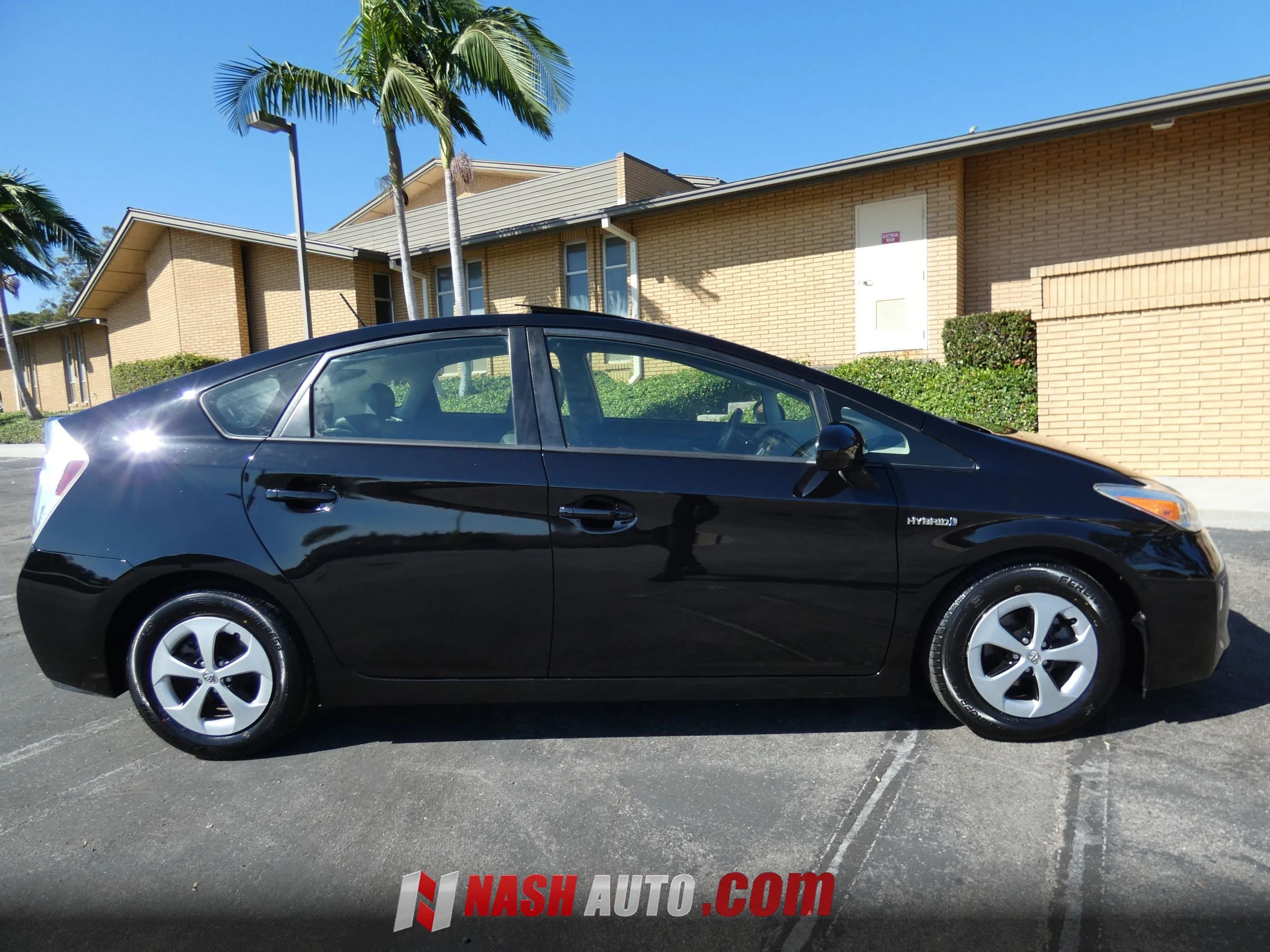 Used 2014 Toyota Prius Four w/ Solar Roof Package FWD image 6