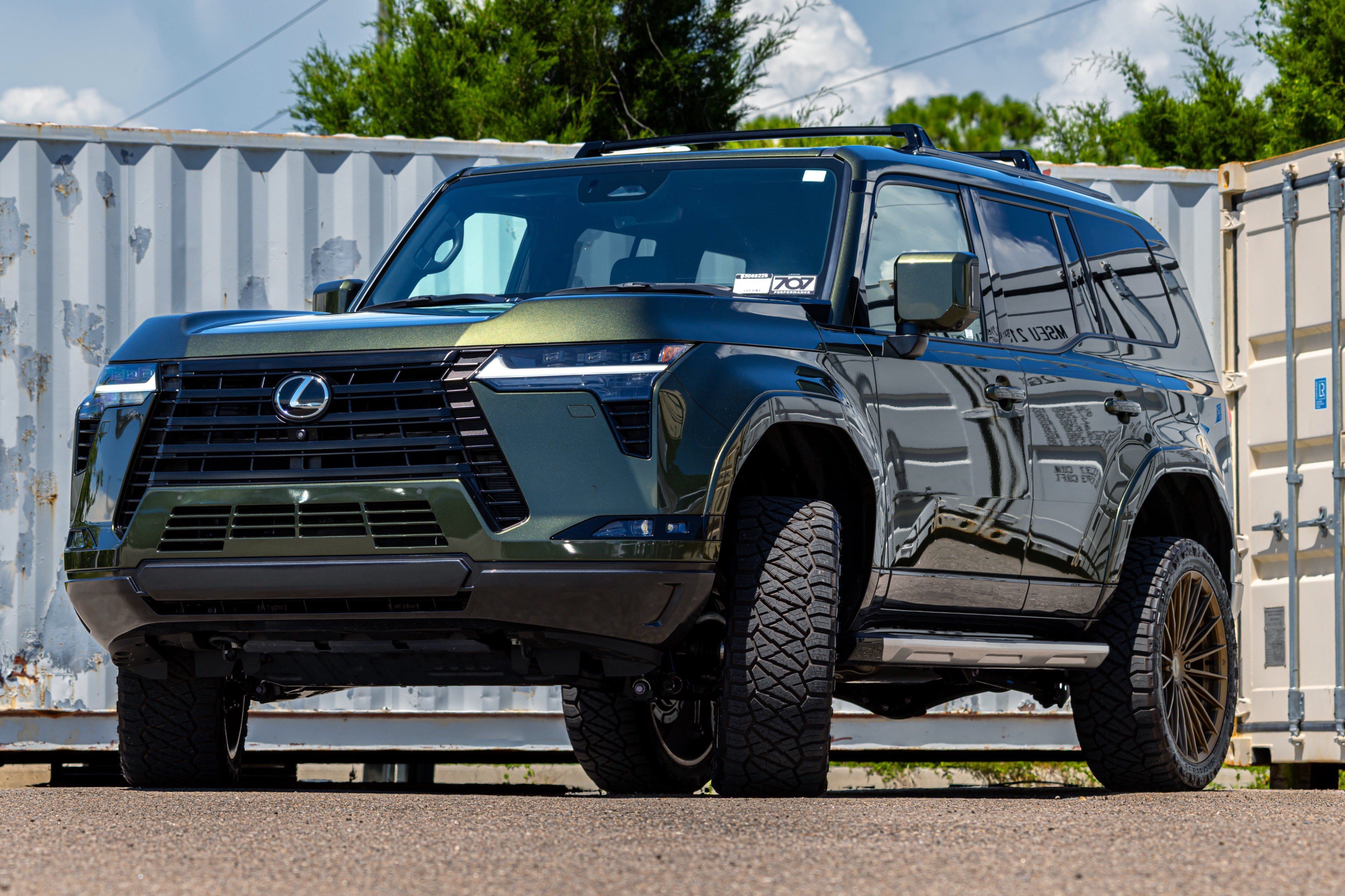Used 2025 Lexus GX 550 w/ Accessory Package (Z1) AWD/4WD image 8