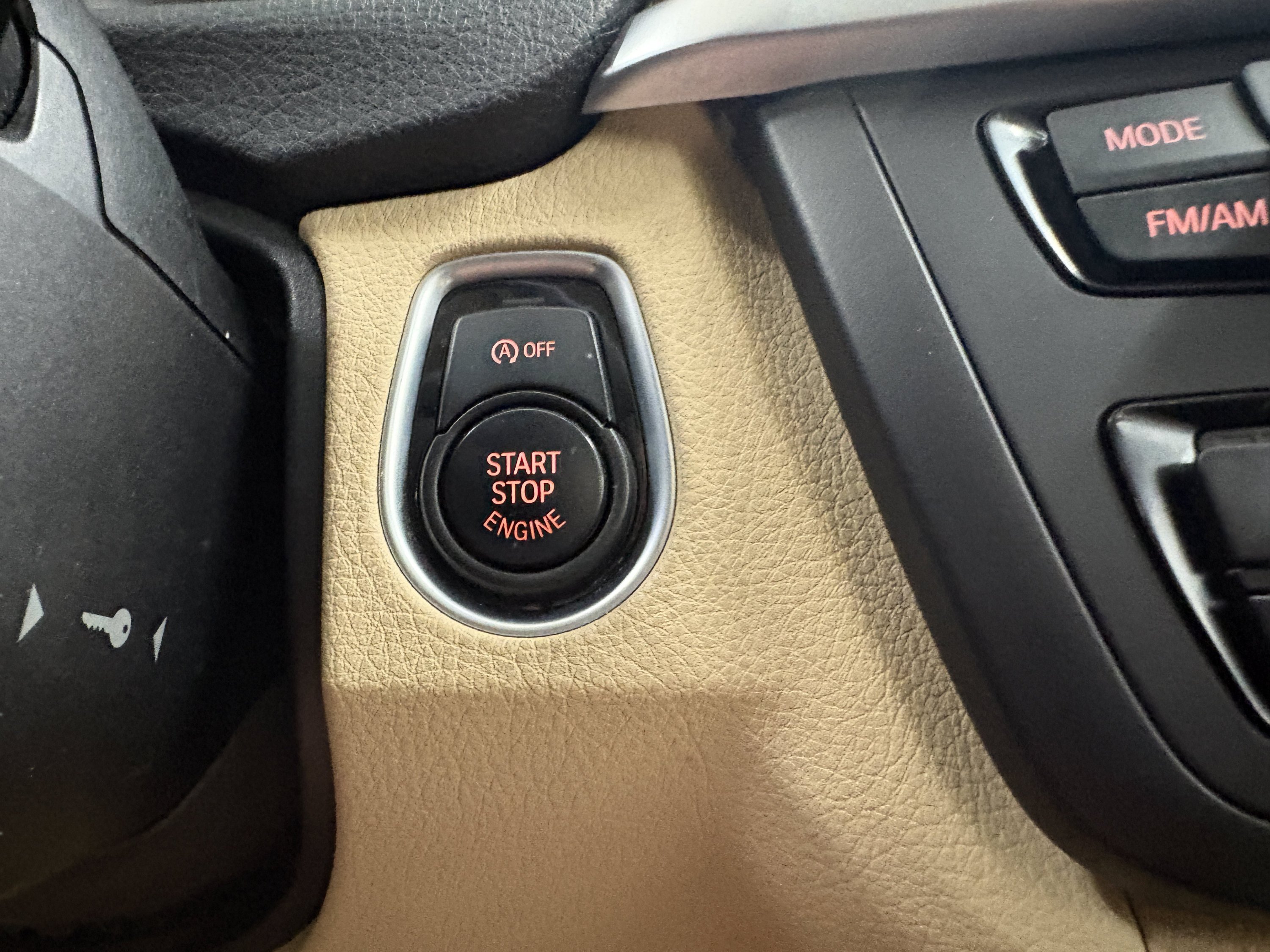 Used 2014 BMW 328i xDrive Wagon AWD/4WD image 16