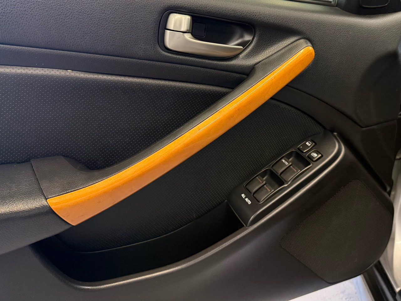 Used 2004 INFINITI G35 x Sedan image 15