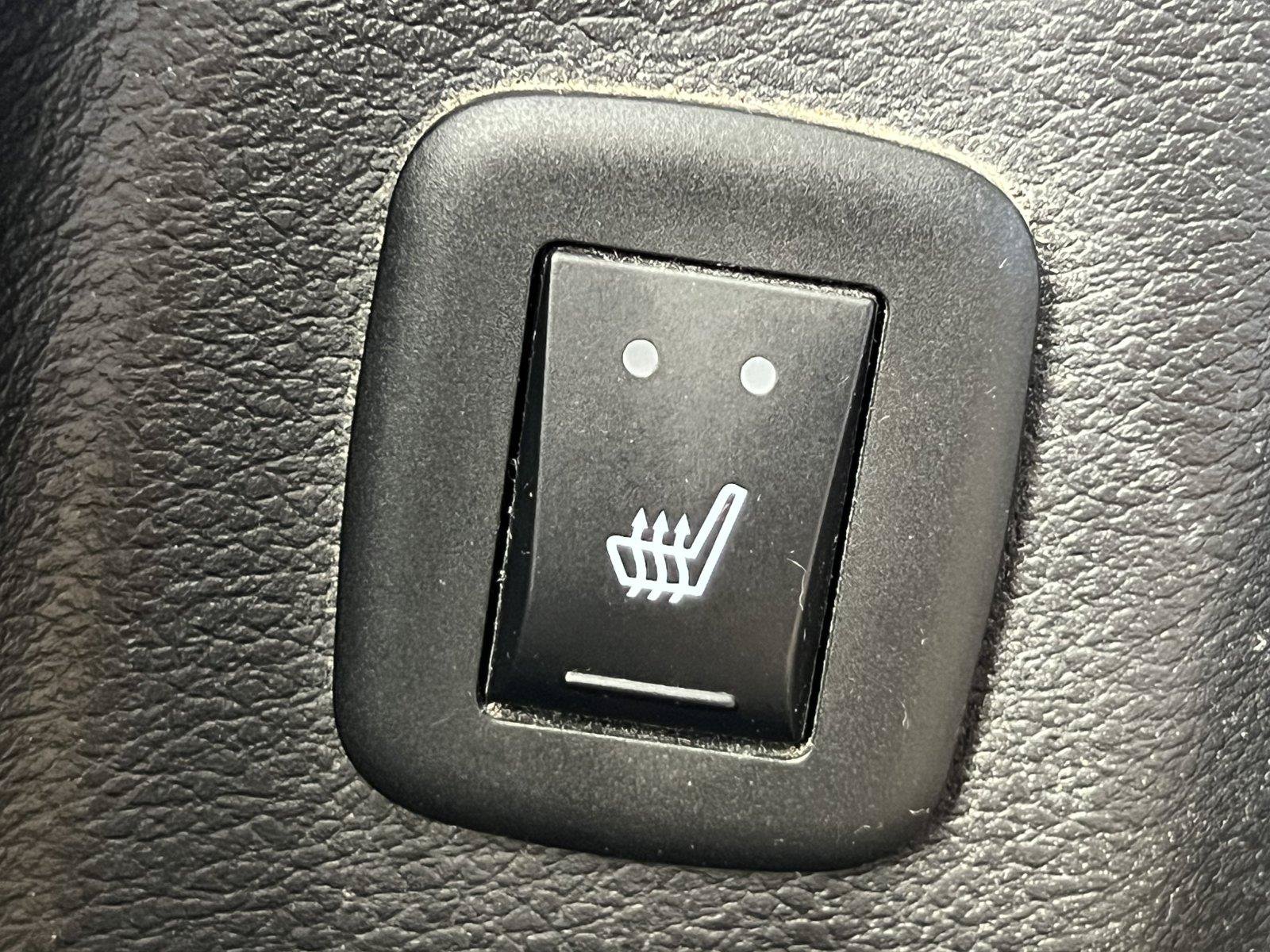 Used 2014 Chrysler Town & Country Touring-L w/ Driver Convenience Group FWD image 30