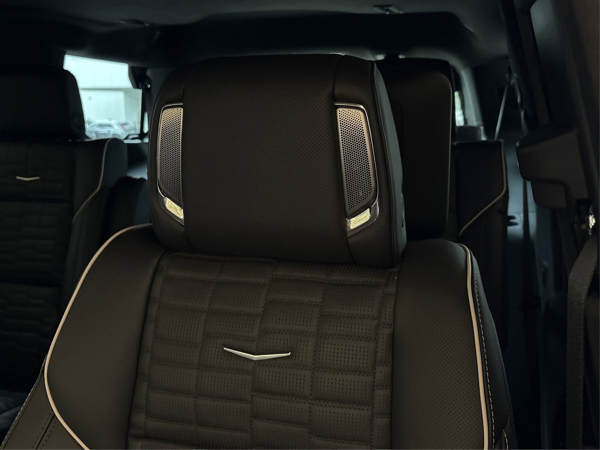 New 2026 Cadillac Escalade Platinum Sport w/ LPO, ONYX Package image 32