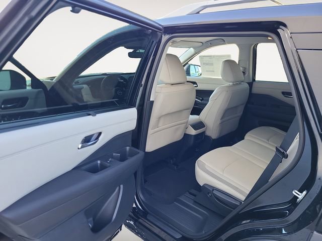New 2025 Nissan Pathfinder SL image 19