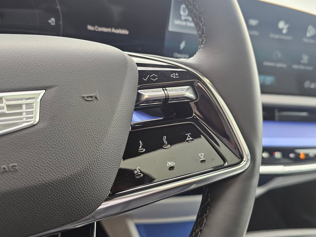 New 2026 Cadillac Optiq Luxury 1 image 35
