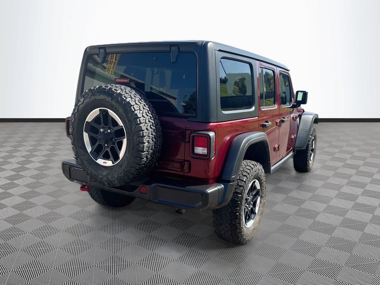Used 2022 Jeep Wrangler Unlimited Rubicon w/ Cold Weather Group AWD/4WD image 5
