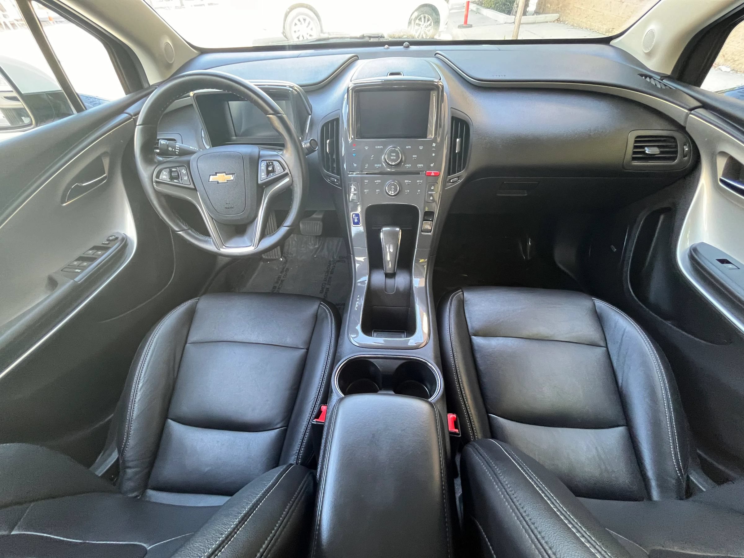 Used 2015 Chevrolet Volt Premium w/ Premium Trim Package FWD image 9