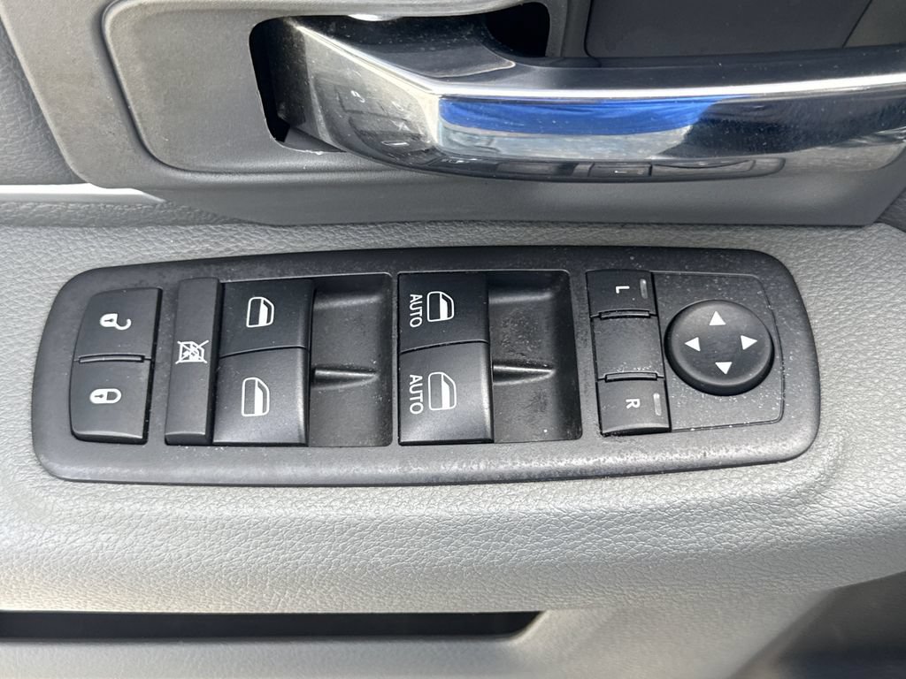 Used 2019 RAM 1500 Classic SLT RWD image 14