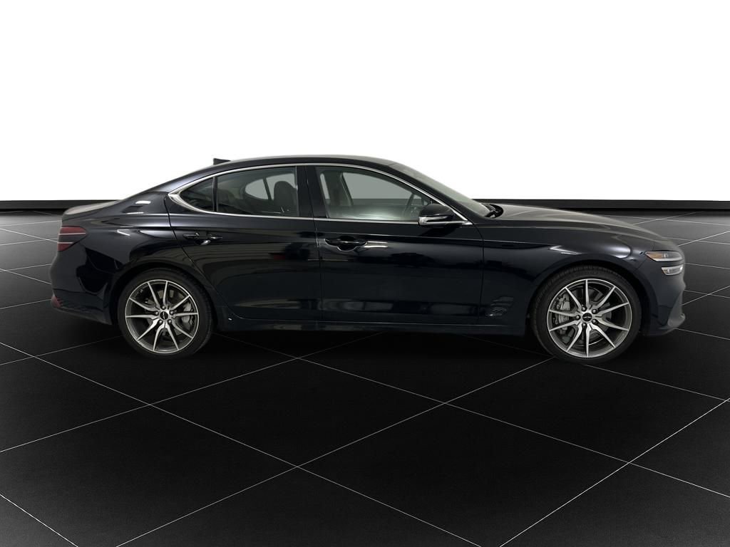 Used 2025 Genesis G70 2.5T image 6