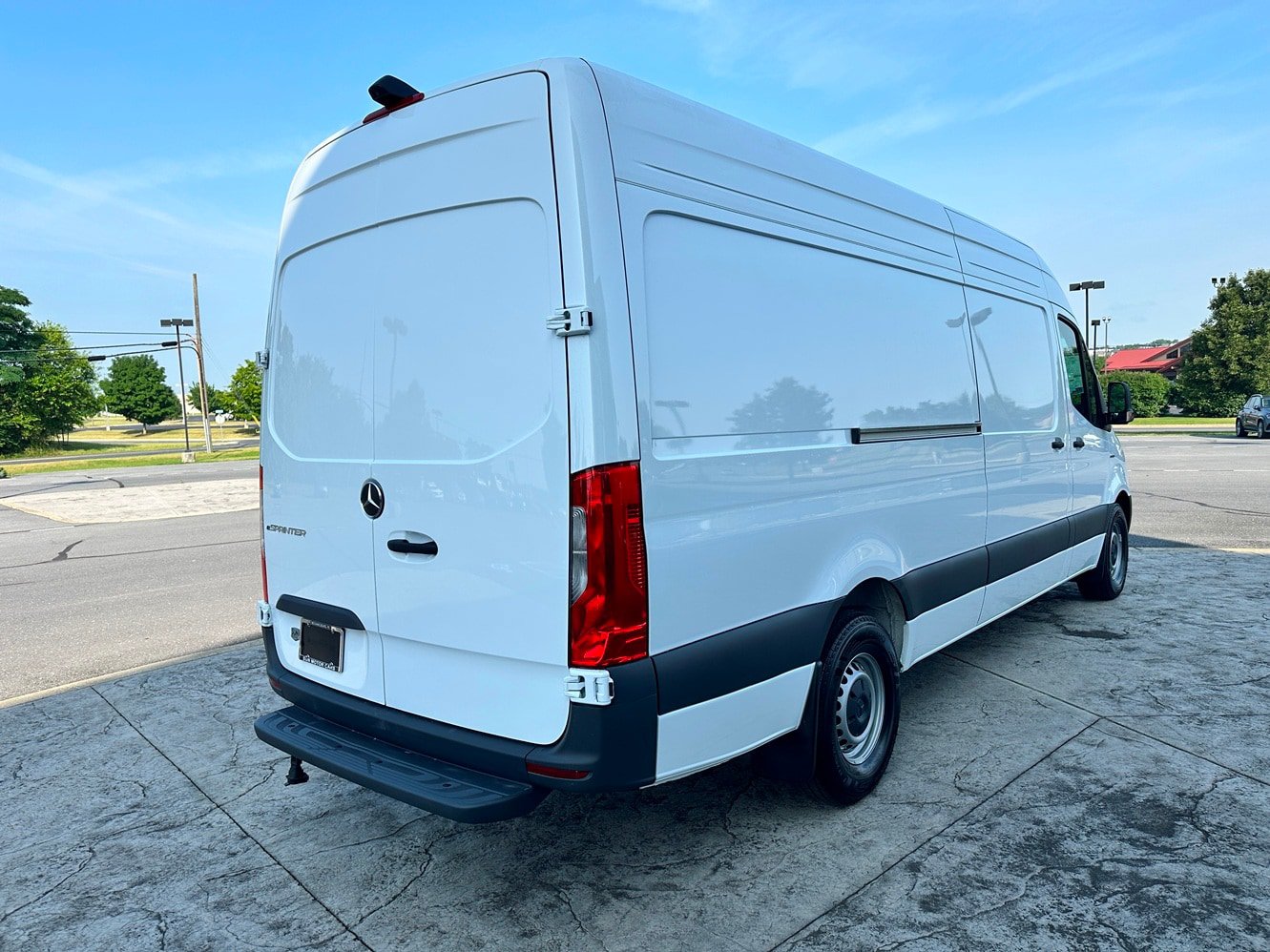 New 2025 Mercedes-Benz eSprinter 170 Cargo image 4
