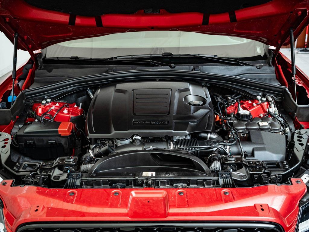 Used 2025 Jaguar F-PACE R-Dynamic S image 47