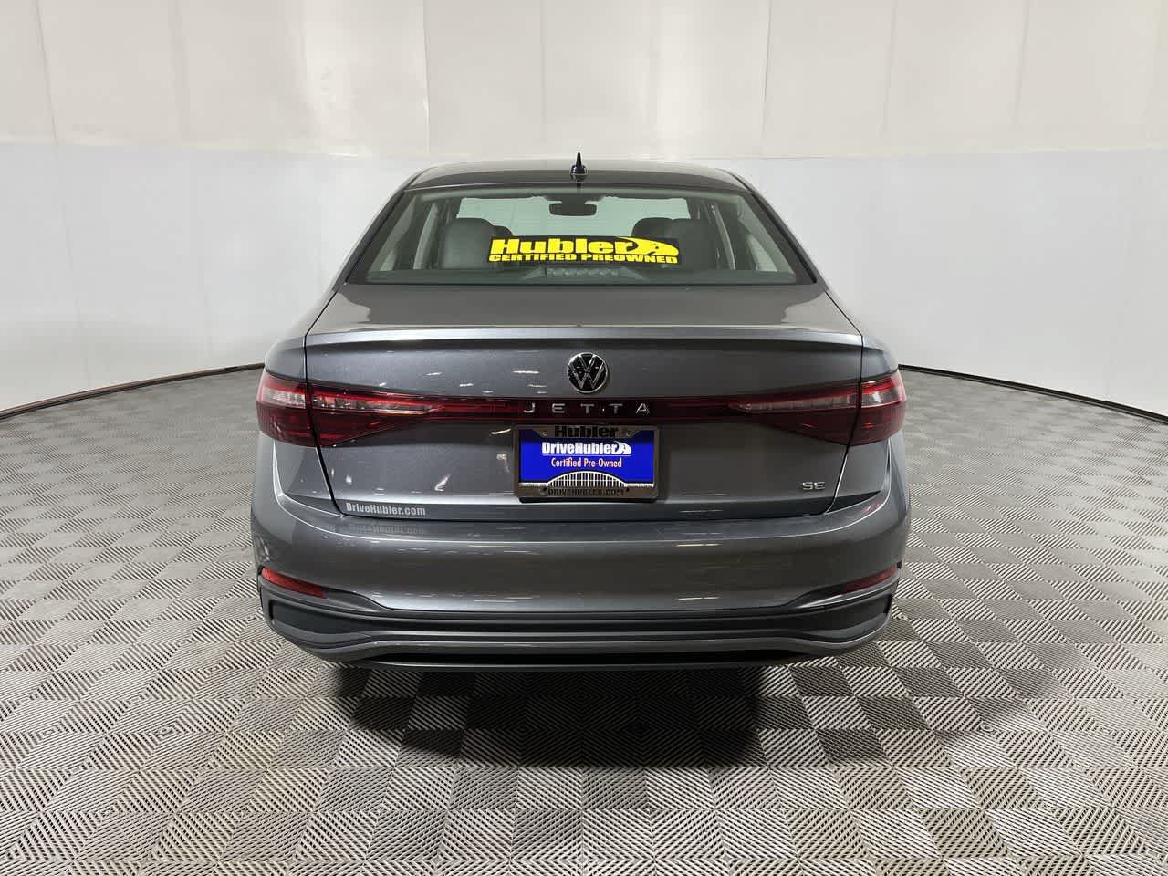 Used 2025 Volkswagen Jetta SE FWD image 7
