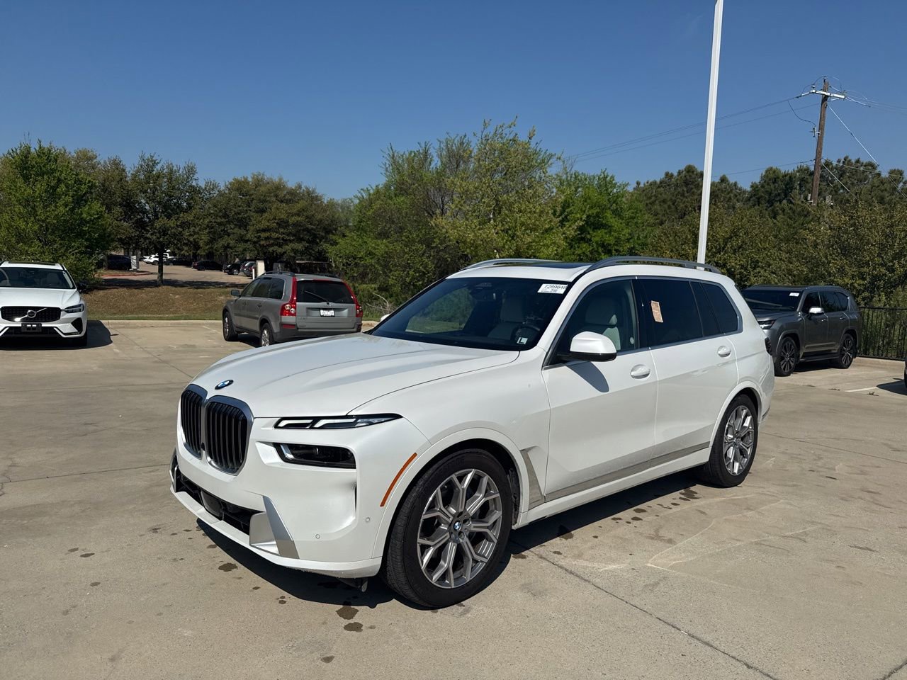 Used 2025 BMW X7 xDrive40i w/ Climate Comfort Package image 1