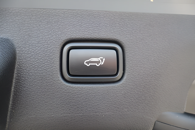 Used 2025 Kia Sportage EX w/ Premium Package FWD image 28
