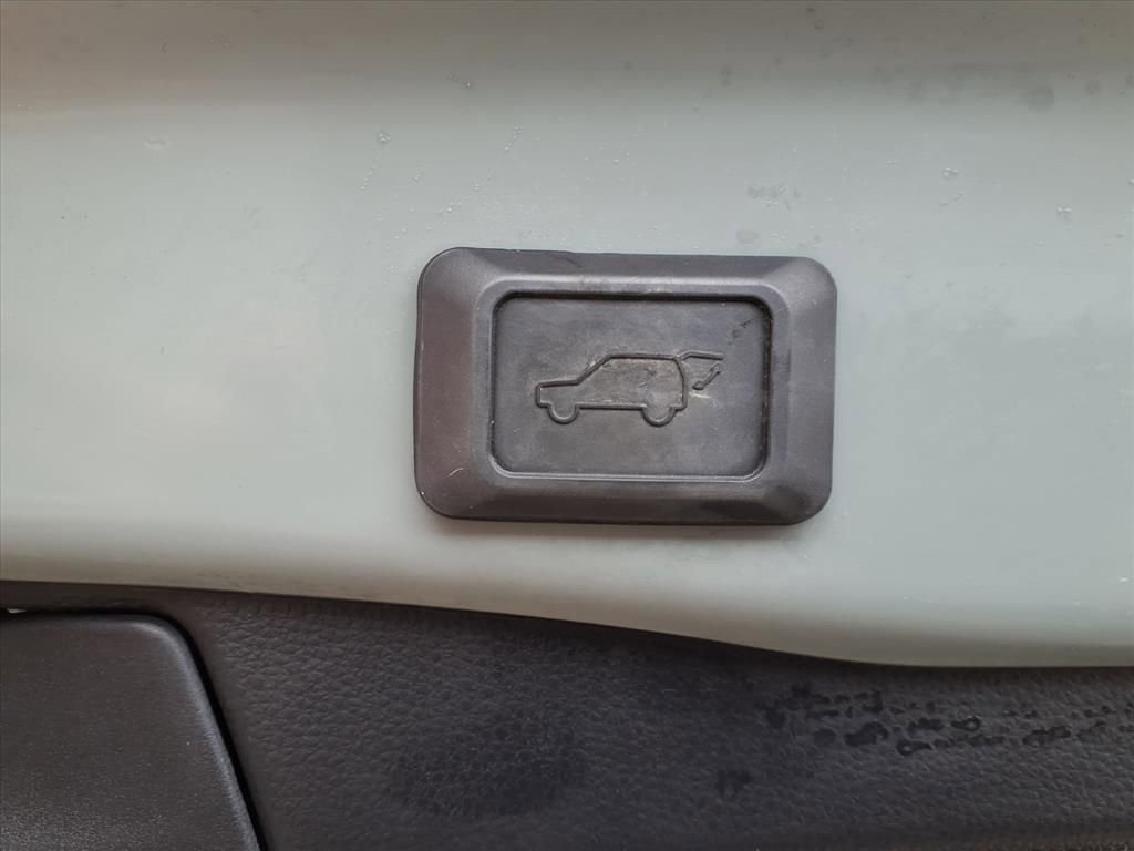 Used 2021 Toyota RAV4 XLE w/ Convenience Package image 14