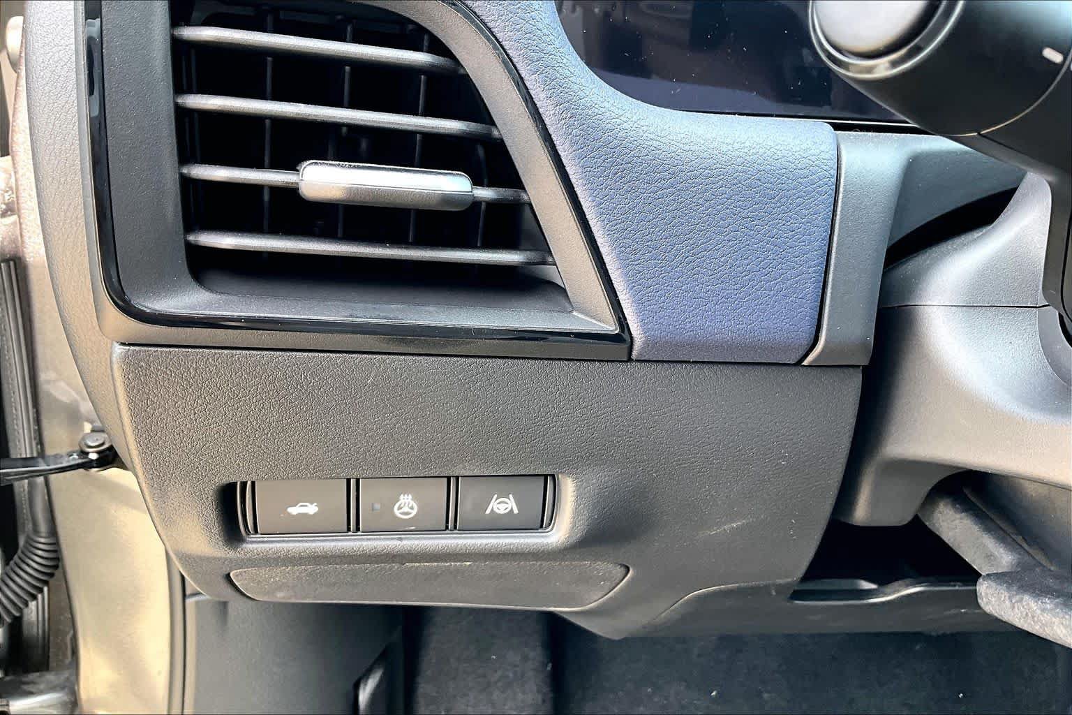 New 2026 Nissan Sentra SL w/ Floor Mat Package FWD image 15