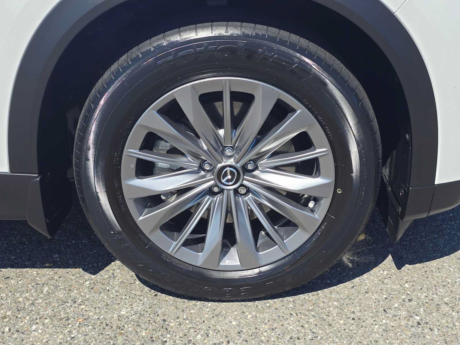 Used 2024 MAZDA CX-90 Plug-In Hybrid w/ Preferred AWD/4WD image 9