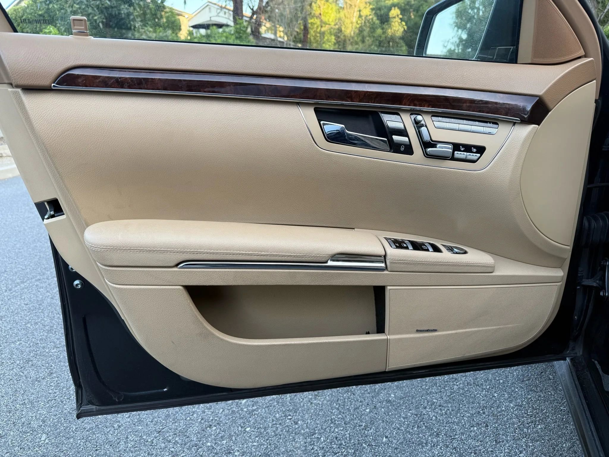 Used 2012 Mercedes-Benz S 550 4MATIC image 11