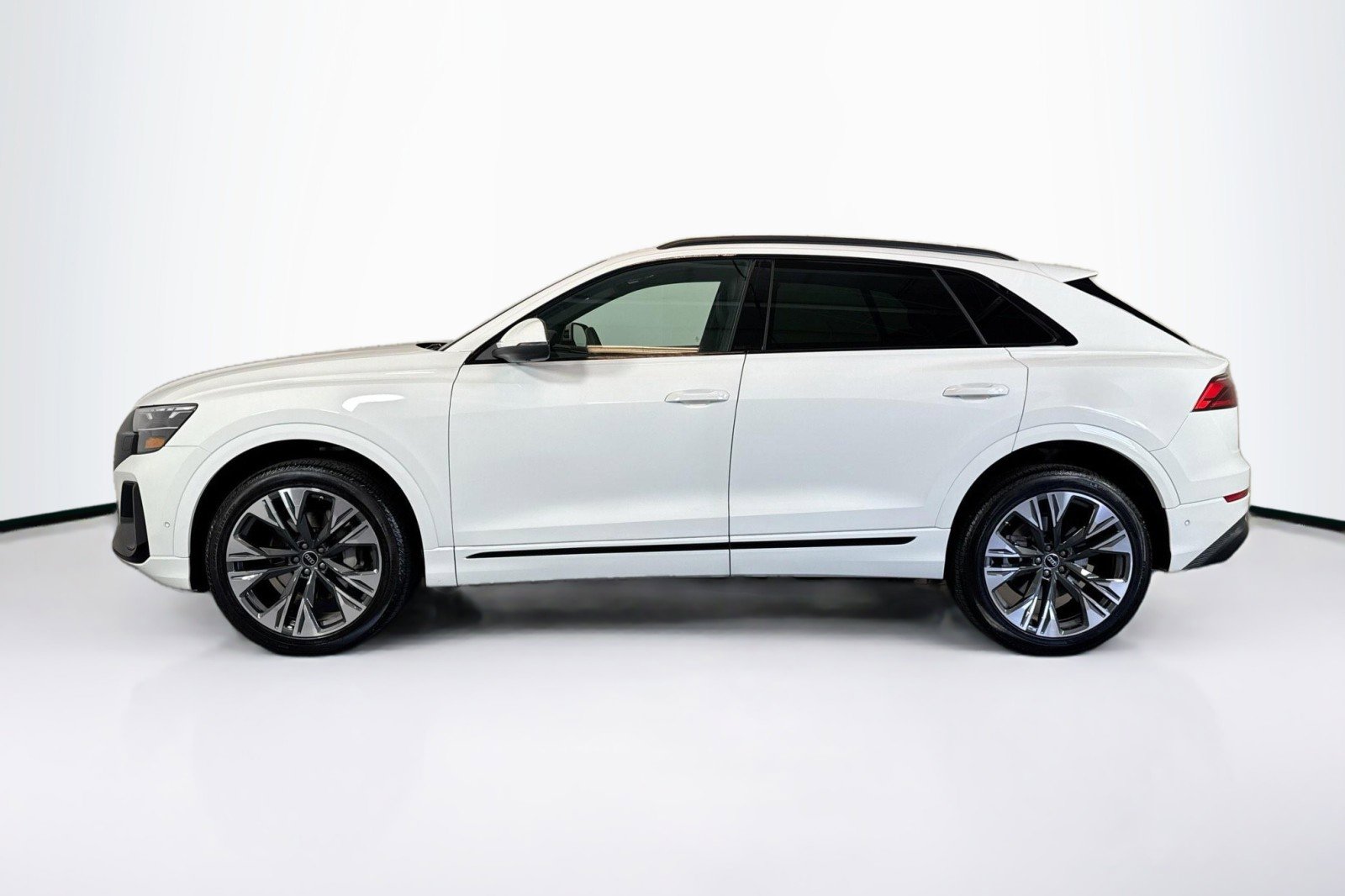 Used 2025 Audi Q8 Premium w/ Black Optic Package image 8