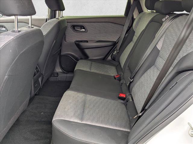 Used 2023 Nissan Rogue SV image 16