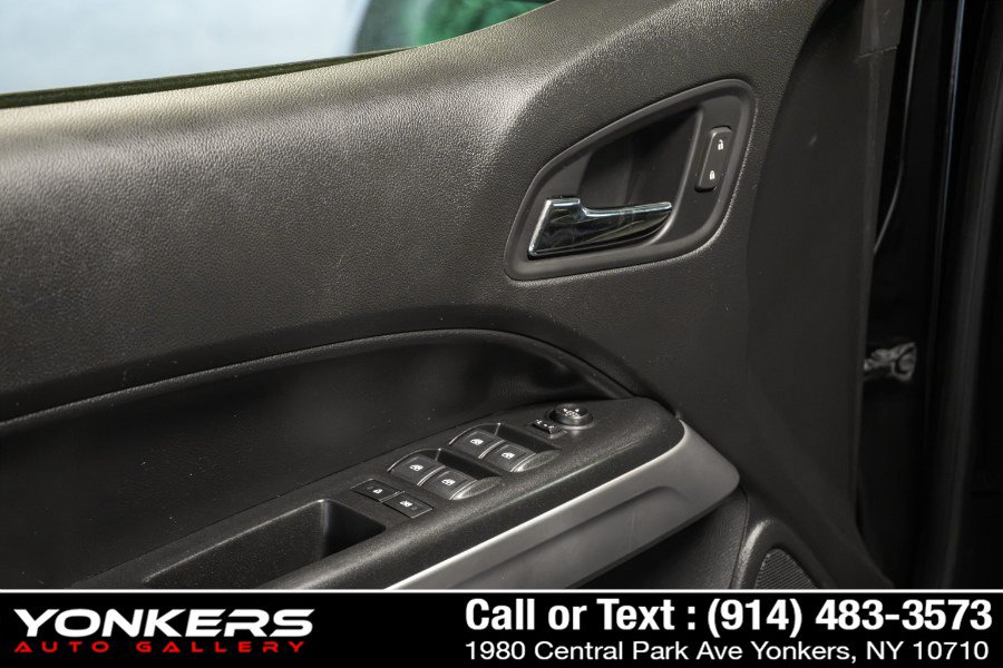 Used 2019 Chevrolet Colorado ZR2 w/ ZR2 Midnight Special Edition AWD/4WD image 13