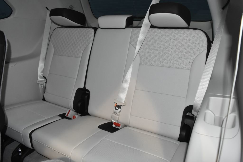 Used 2026 GMC Acadia Denali w/ Super Cruise Package image 23