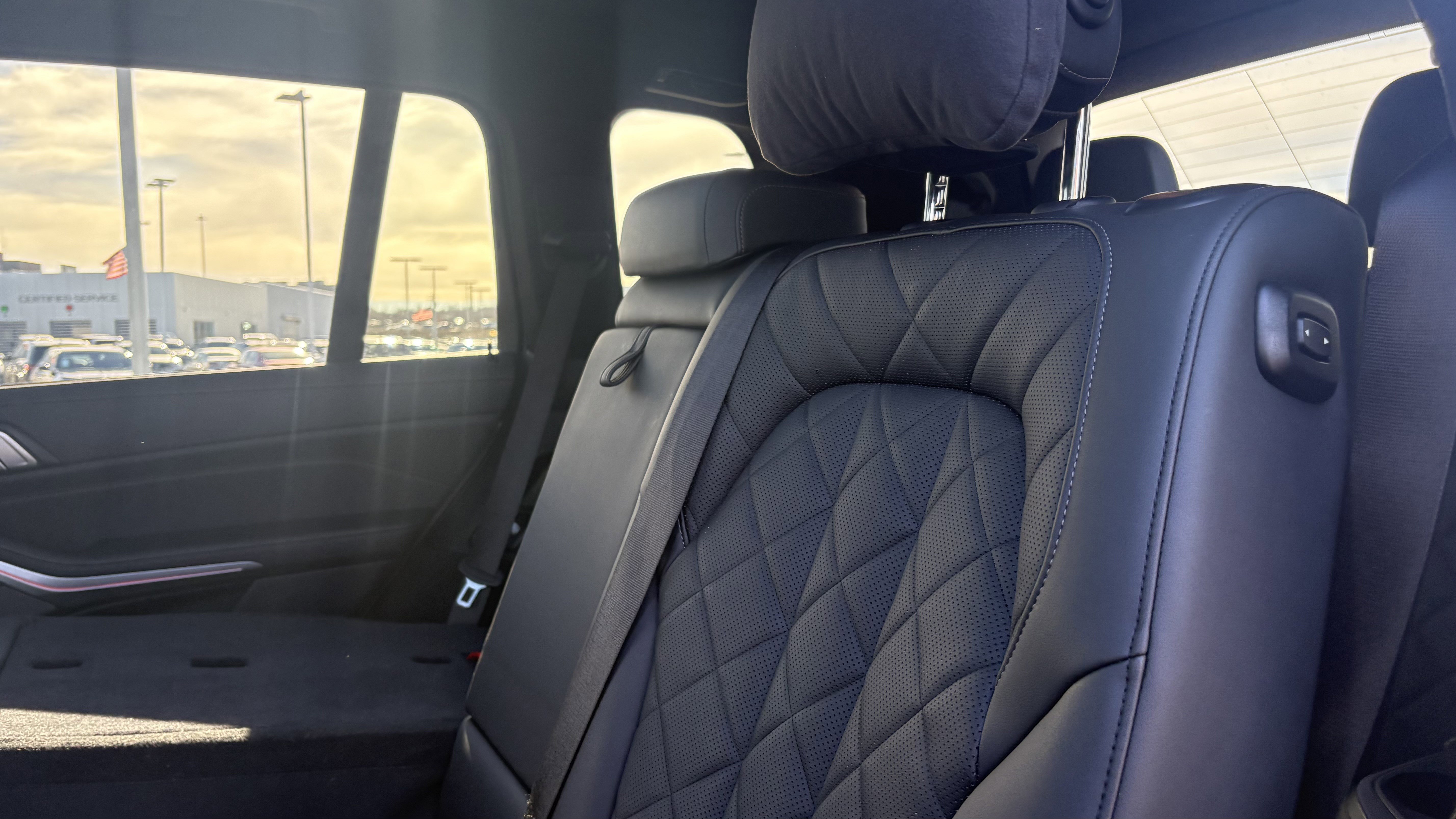 Used 2024 BMW X7 xDrive40i w/ M Sport Package image 32