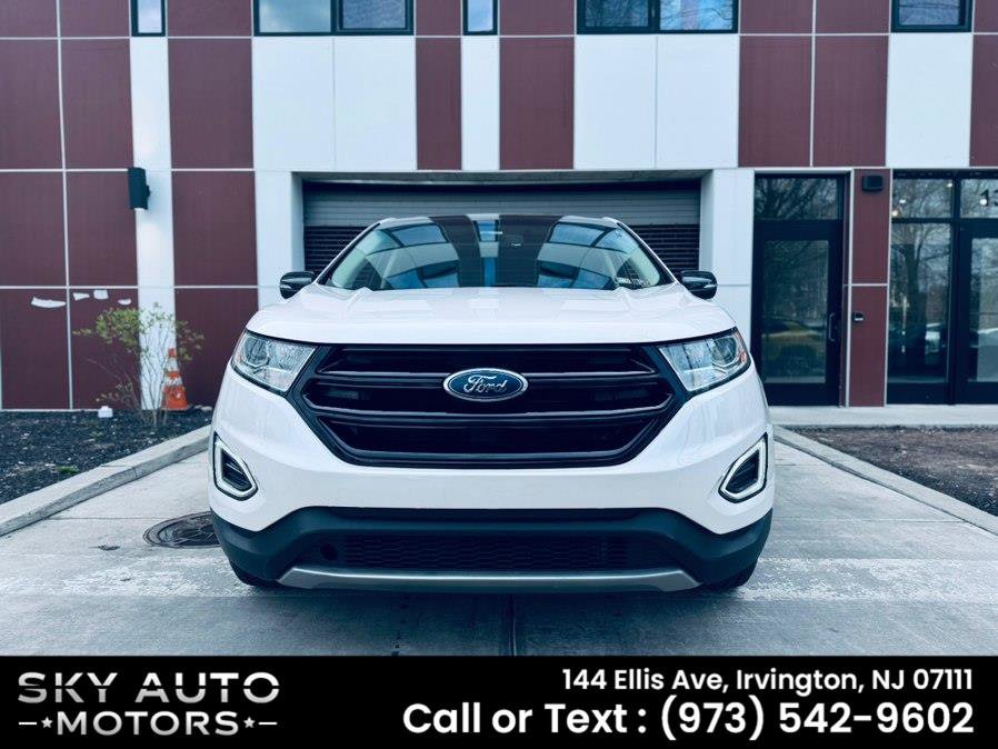 Used 2017 Ford Edge Titanium image 2