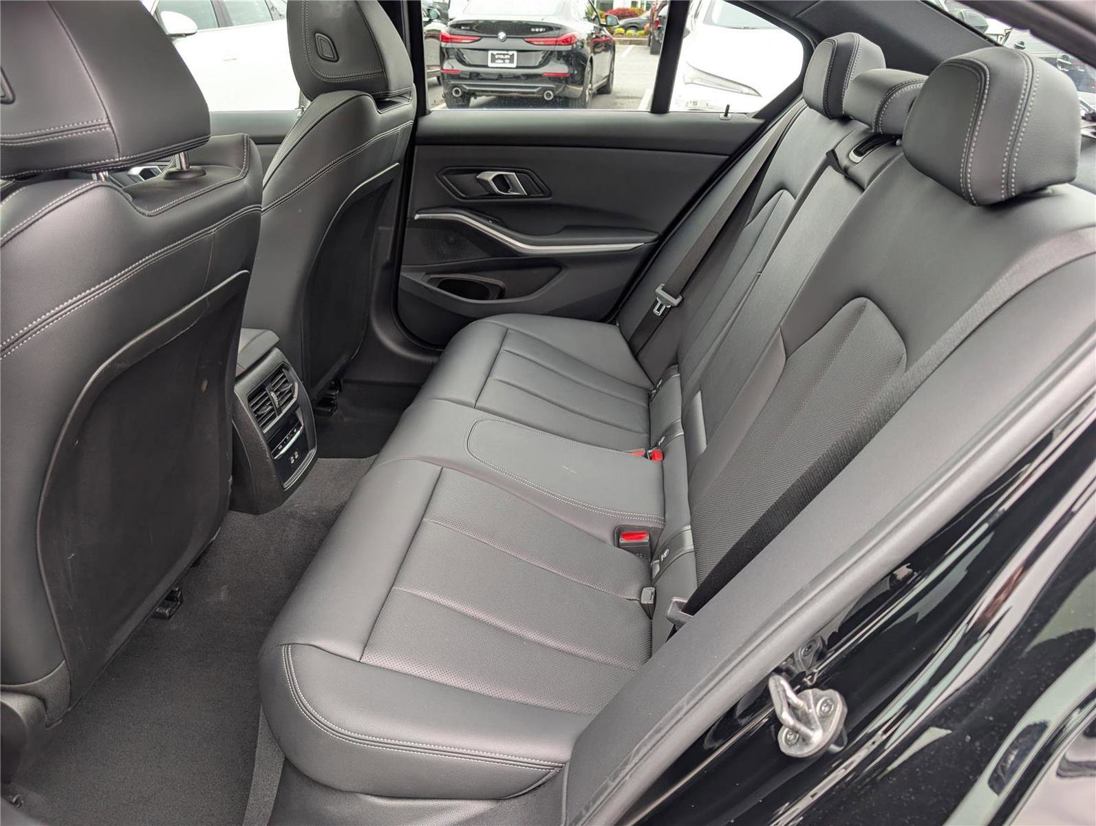 Used 2025 BMW 330i xDrive Sedan AWD/4WD image 14