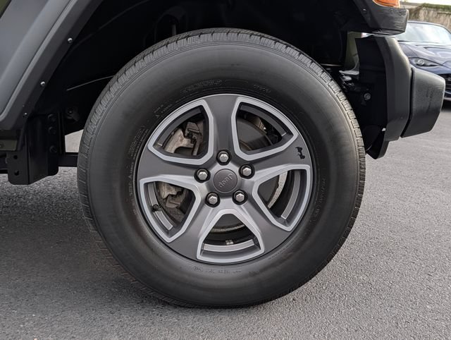 Used 2022 Jeep Wrangler Unlimited Sport AWD/4WD image 8
