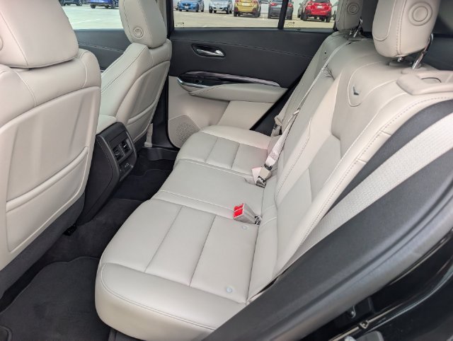 Used 2022 Cadillac XT4 Luxury w/ Cold Weather Package FWD image 26