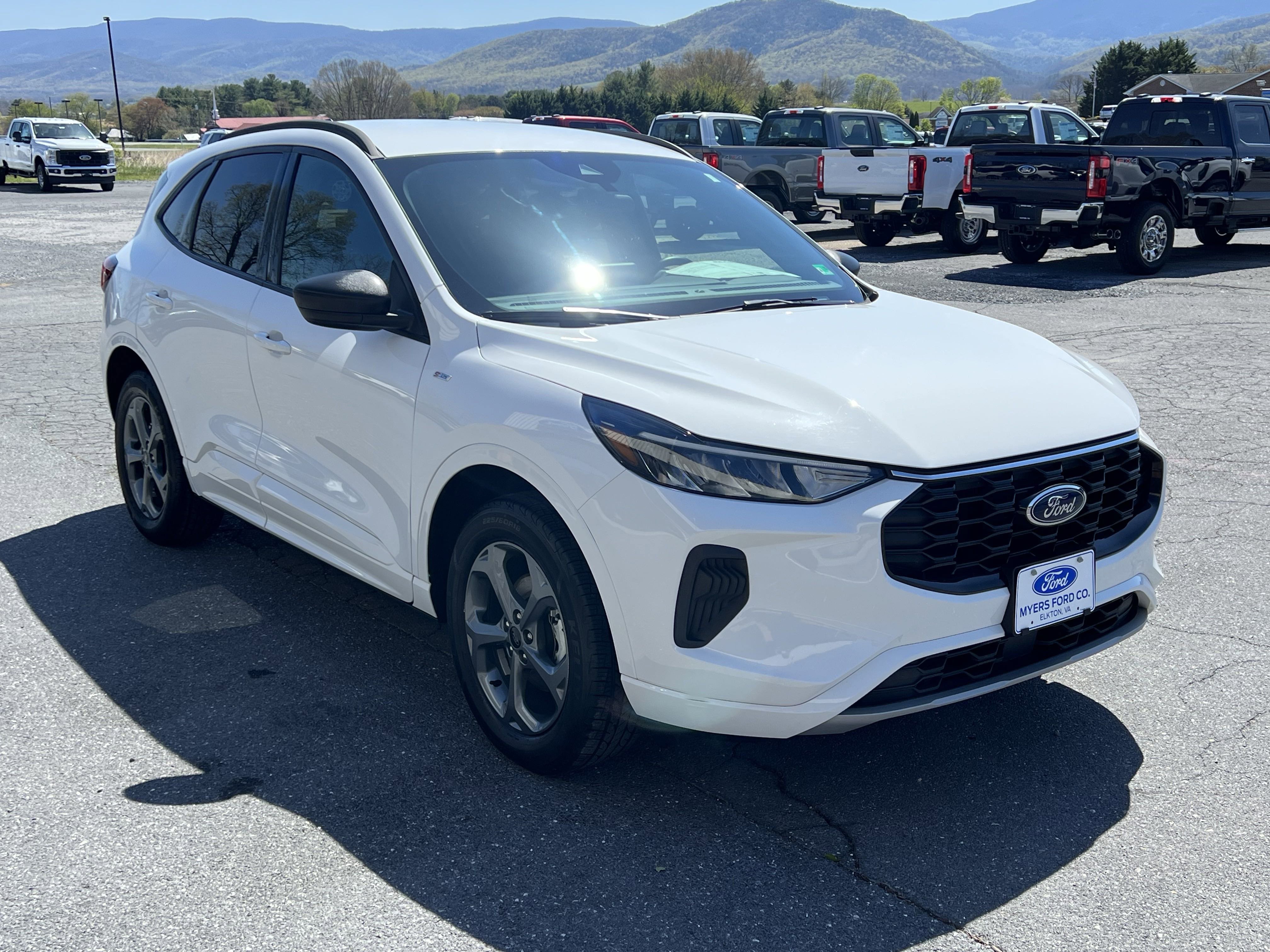 Used 2023 Ford Escape ST-Line image 4