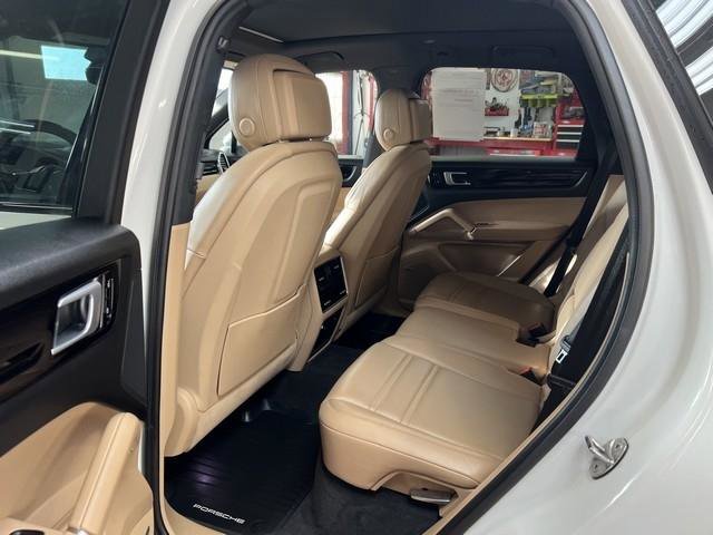 Used 2020 Porsche Cayenne AWD/4WD image 8