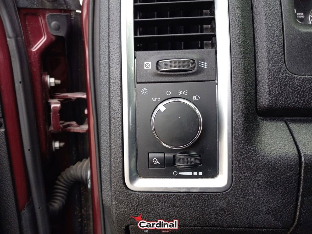 Used 2024 RAM 1500 Classic SLT image 27