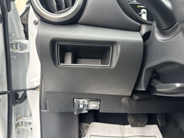 New 2025 Nissan Versa SR w/ Trunk Package FWD image 24